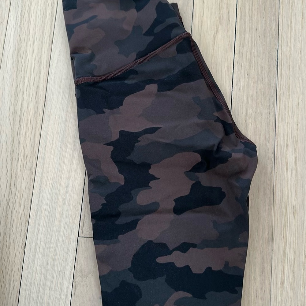 Lululemon Athletica Brown and Black Leggings